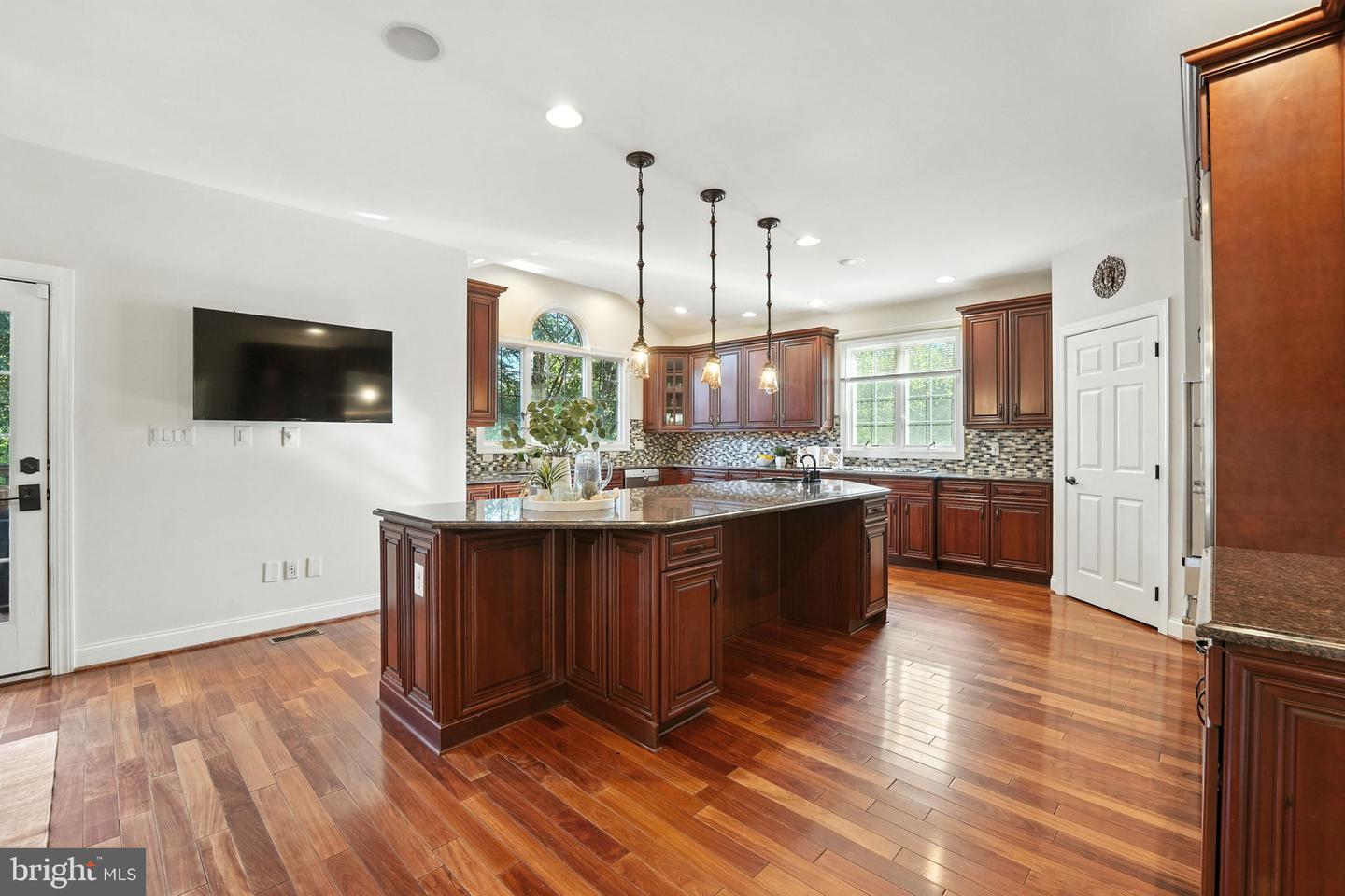 40656 CANONGATE DR, LEESBURG, Virginia 20175, 5 Bedrooms Bedrooms, ,6 BathroomsBathrooms,Residential,For sale,40656 CANONGATE DR,VALO2104822 MLS # VALO2104822