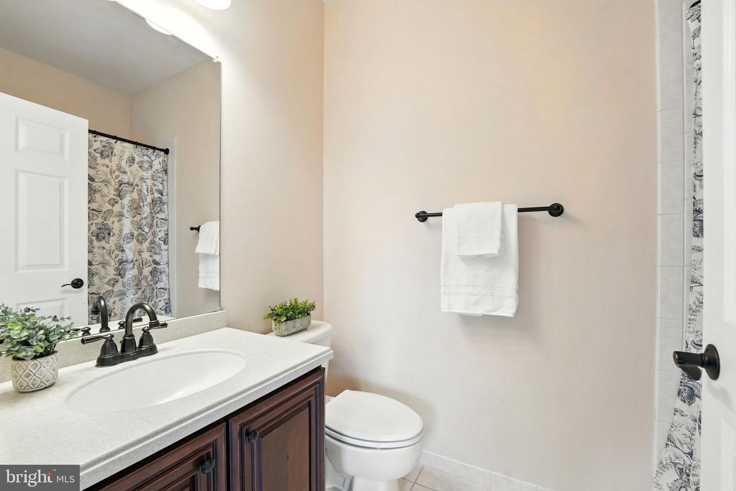 40656 CANONGATE DR, LEESBURG, Virginia 20175, 5 Bedrooms Bedrooms, ,6 BathroomsBathrooms,Residential,For sale,40656 CANONGATE DR,VALO2104822 MLS # VALO2104822