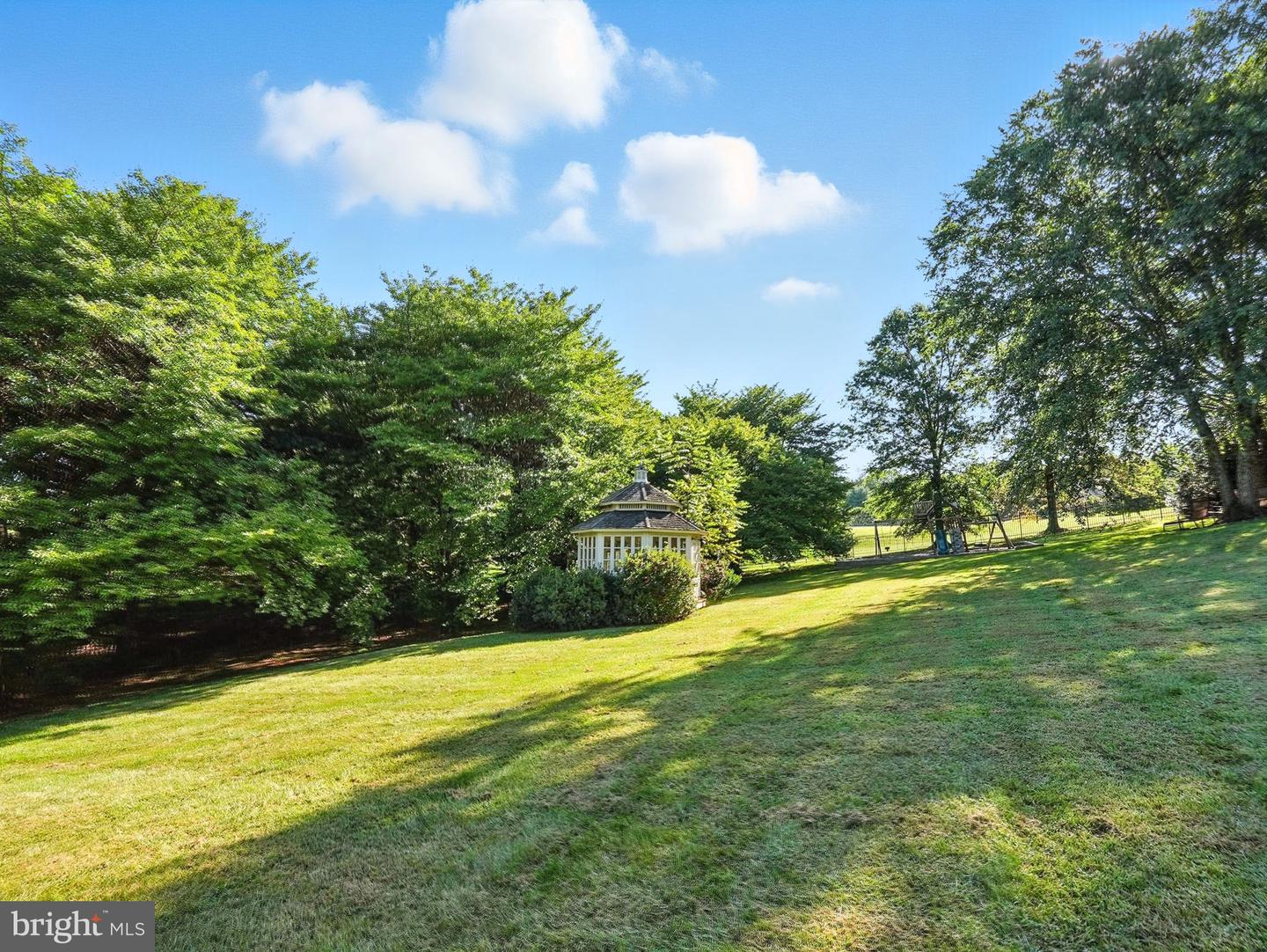 40656 CANONGATE DR, LEESBURG, Virginia 20175, 5 Bedrooms Bedrooms, ,6 BathroomsBathrooms,Residential,For sale,40656 CANONGATE DR,VALO2104822 MLS # VALO2104822
