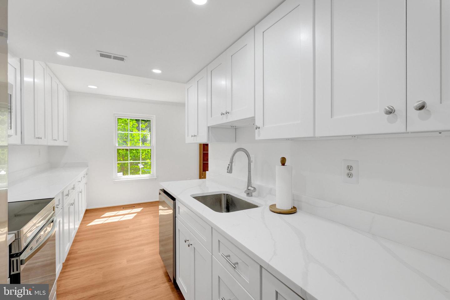 10346 GRANITE CREEK LN, OAKTON, Virginia 22124, 4 Bedrooms Bedrooms, ,3 BathroomsBathrooms,Residential,For sale,10346 GRANITE CREEK LN,VAFX2262018 MLS # VAFX2262018