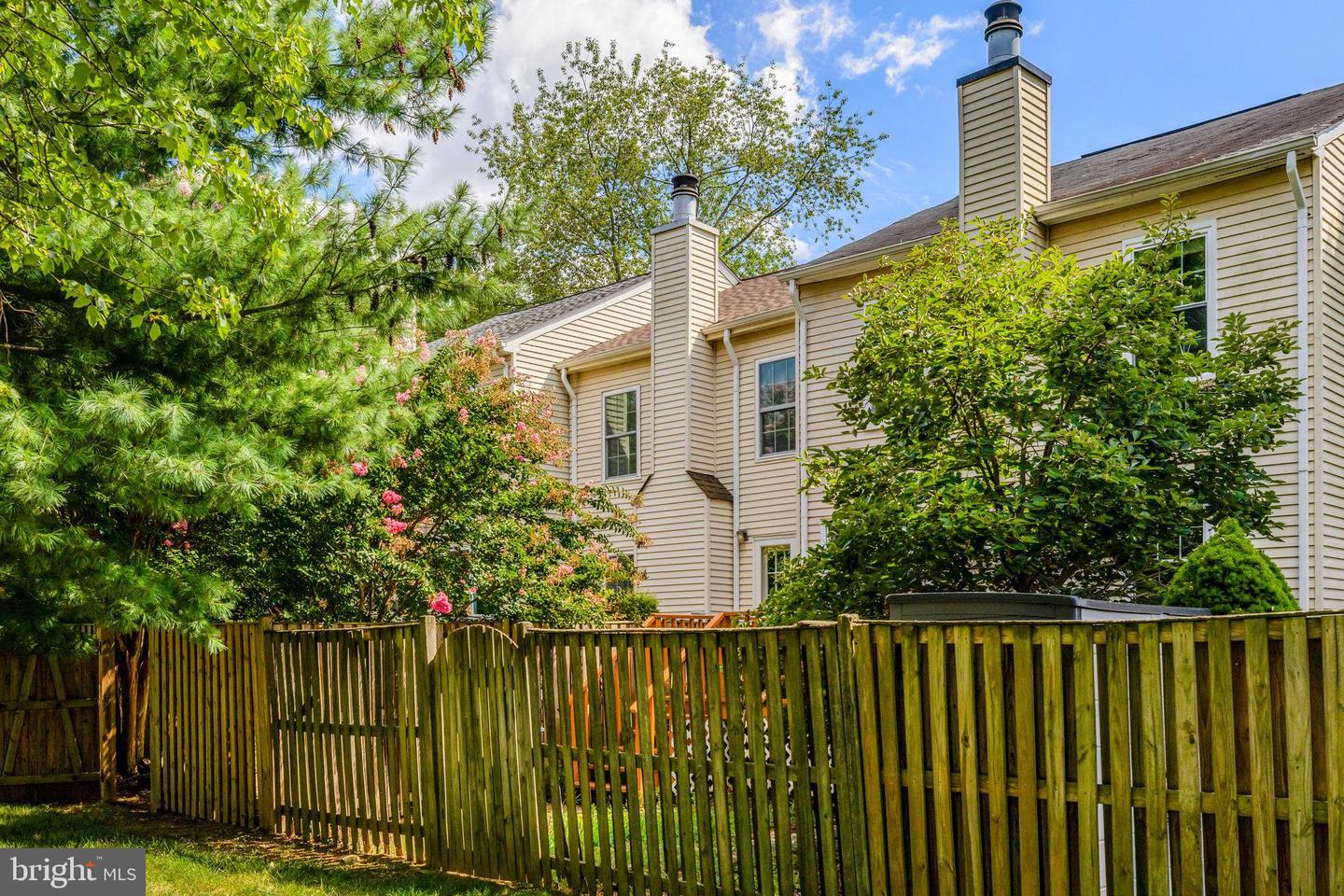 10346 GRANITE CREEK LN, OAKTON, Virginia 22124, 4 Bedrooms Bedrooms, ,3 BathroomsBathrooms,Residential,For sale,10346 GRANITE CREEK LN,VAFX2262018 MLS # VAFX2262018