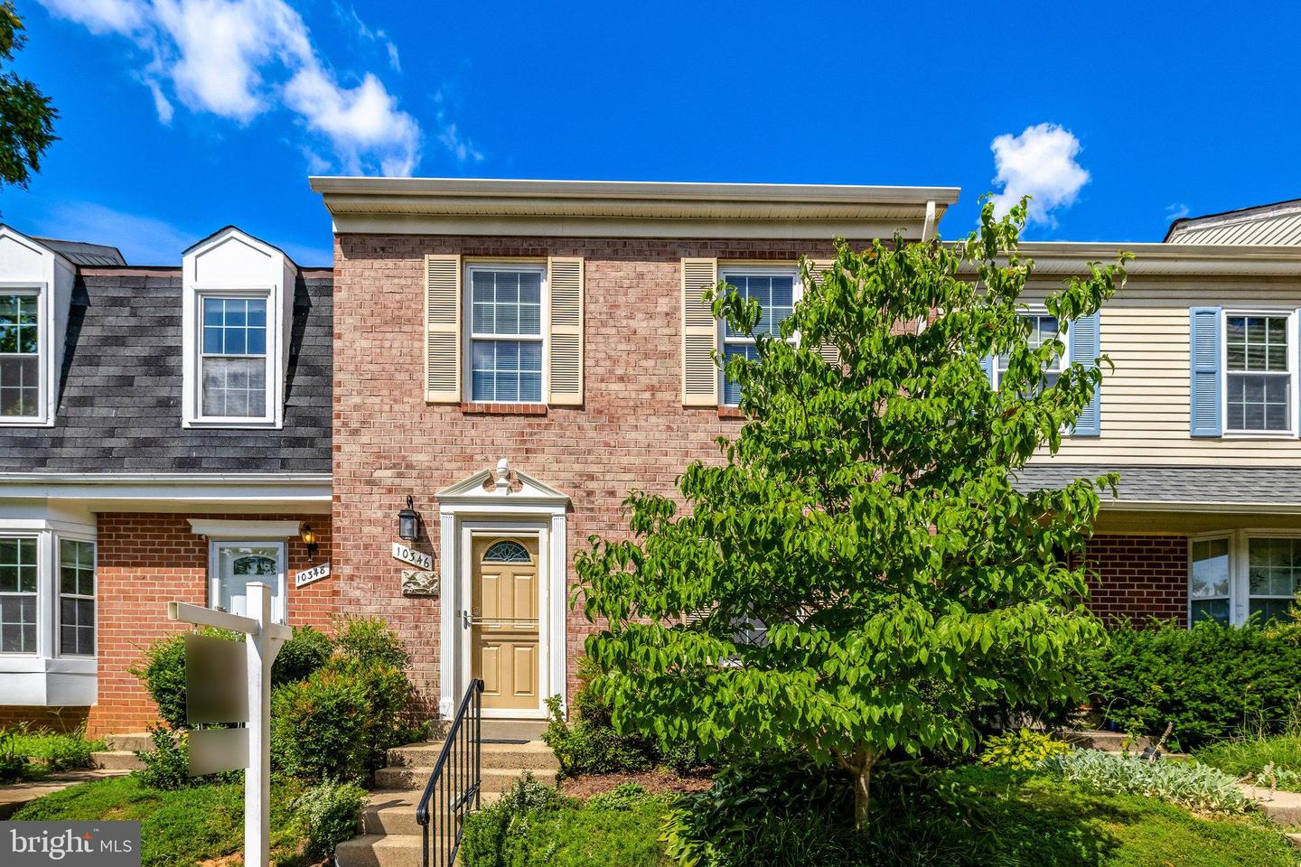 10346 GRANITE CREEK LN, OAKTON, Virginia 22124, 4 Bedrooms Bedrooms, ,3 BathroomsBathrooms,Residential,For sale,10346 GRANITE CREEK LN,VAFX2262018 MLS # VAFX2262018