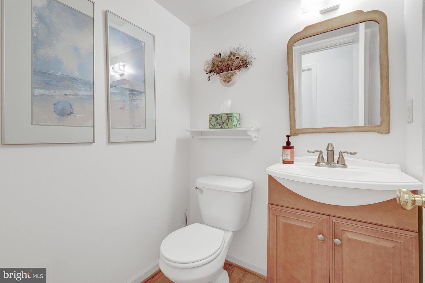 10346 GRANITE CREEK LN, OAKTON, Virginia 22124, 4 Bedrooms Bedrooms, ,3 BathroomsBathrooms,Residential,For sale,10346 GRANITE CREEK LN,VAFX2262018 MLS # VAFX2262018