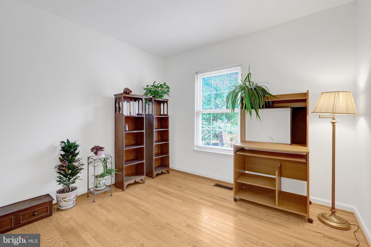 10346 GRANITE CREEK LN, OAKTON, Virginia 22124, 4 Bedrooms Bedrooms, ,3 BathroomsBathrooms,Residential,For sale,10346 GRANITE CREEK LN,VAFX2262018 MLS # VAFX2262018