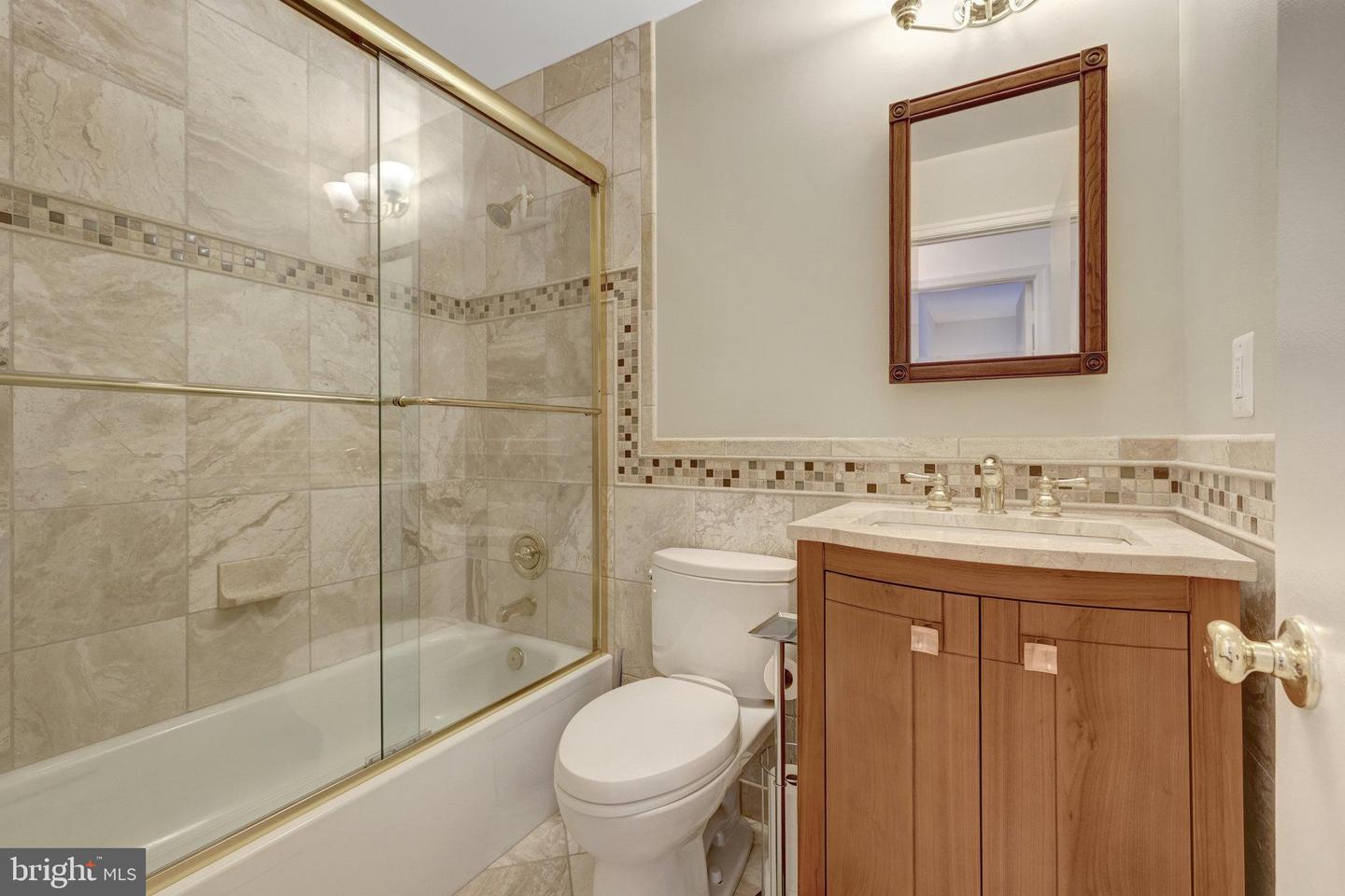 10346 GRANITE CREEK LN, OAKTON, Virginia 22124, 4 Bedrooms Bedrooms, ,3 BathroomsBathrooms,Residential,For sale,10346 GRANITE CREEK LN,VAFX2262018 MLS # VAFX2262018