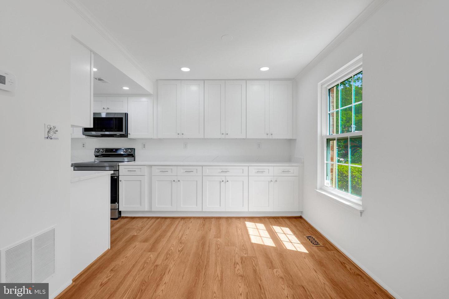 10346 GRANITE CREEK LN, OAKTON, Virginia 22124, 4 Bedrooms Bedrooms, ,3 BathroomsBathrooms,Residential,For sale,10346 GRANITE CREEK LN,VAFX2262018 MLS # VAFX2262018