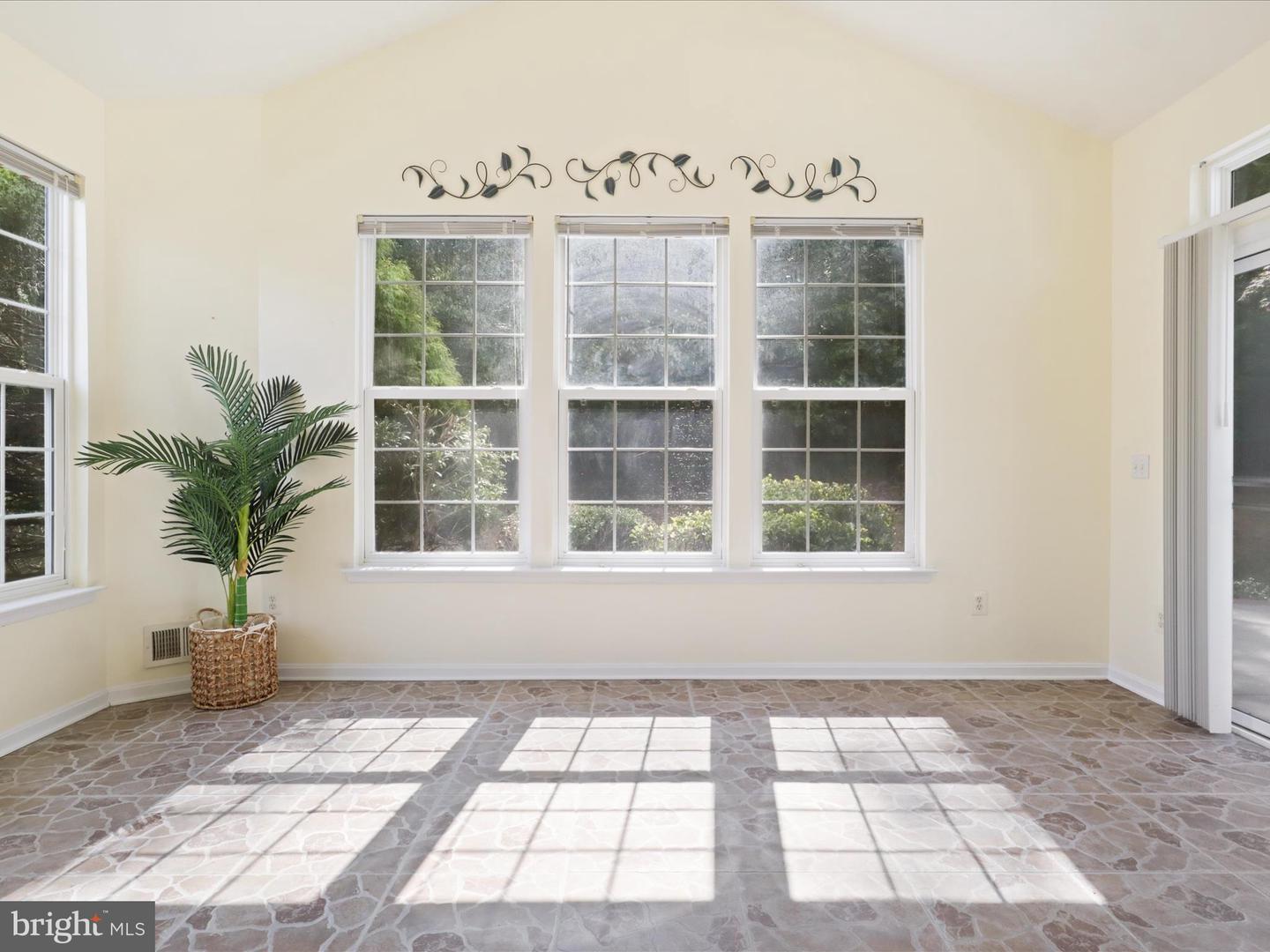 17251 FOUR SEASONS DR, DUMFRIES, Virginia 22025, 4 Bedrooms Bedrooms, ,3 BathroomsBathrooms,Residential,For sale,17251 FOUR SEASONS DR,VAPW2101830 MLS # VAPW2101830