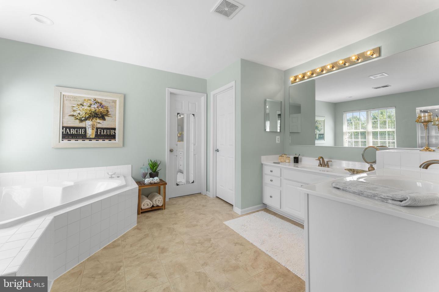 8305 DOUBLE EAGLE ST, GAINESVILLE, Virginia 20155, 4 Bedrooms Bedrooms, 17 Rooms Rooms,4 BathroomsBathrooms,Residential,For sale,8305 DOUBLE EAGLE ST,VAPW2102060 MLS # VAPW2102060