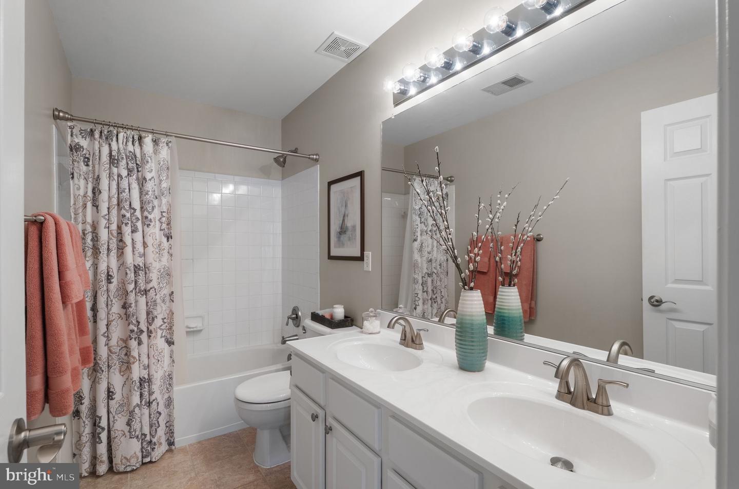 8305 DOUBLE EAGLE ST, GAINESVILLE, Virginia 20155, 4 Bedrooms Bedrooms, 17 Rooms Rooms,4 BathroomsBathrooms,Residential,For sale,8305 DOUBLE EAGLE ST,VAPW2102060 MLS # VAPW2102060
