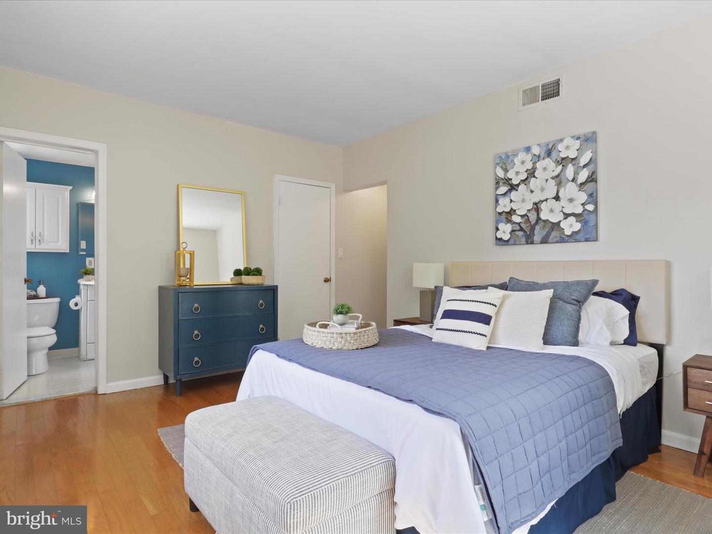 1762 N RHODES ST #6-353, ARLINGTON, Virginia 22201, 1 Bedroom Bedrooms, ,1 BathroomBathrooms,Residential,For sale,1762 N RHODES ST #6-353,VAAR2062520 MLS # VAAR2062520