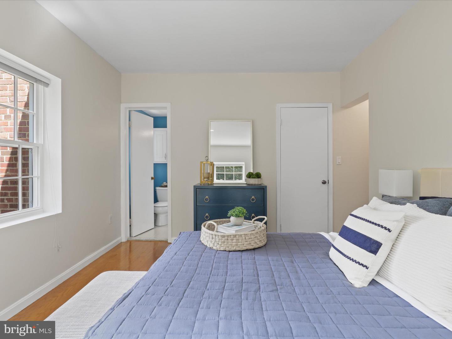 1762 N RHODES ST #6-353, ARLINGTON, Virginia 22201, 1 Bedroom Bedrooms, ,1 BathroomBathrooms,Residential,For sale,1762 N RHODES ST #6-353,VAAR2062520 MLS # VAAR2062520