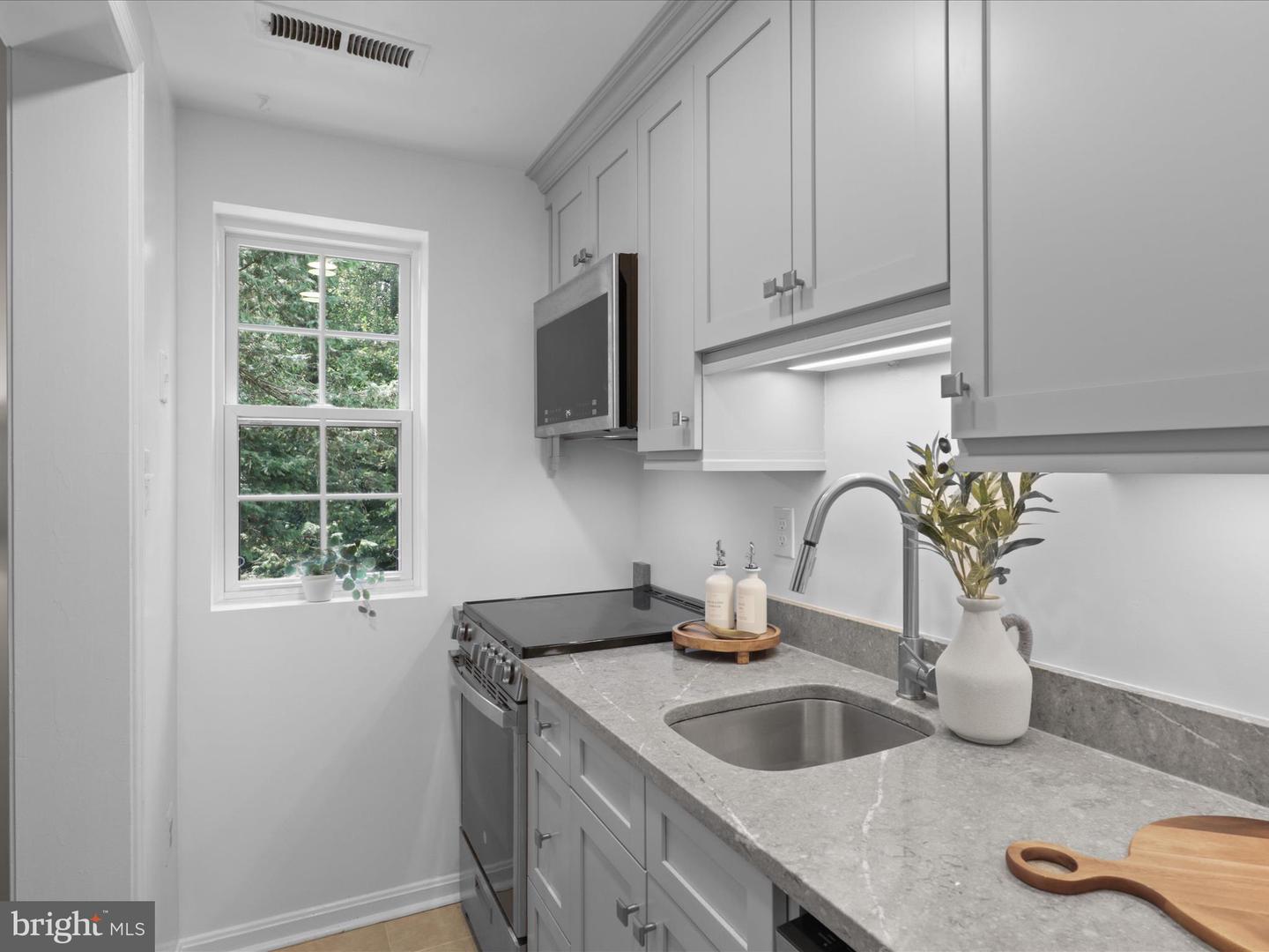 1762 N RHODES ST #6-353, ARLINGTON, Virginia 22201, 1 Bedroom Bedrooms, ,1 BathroomBathrooms,Residential,For sale,1762 N RHODES ST #6-353,VAAR2062520 MLS # VAAR2062520