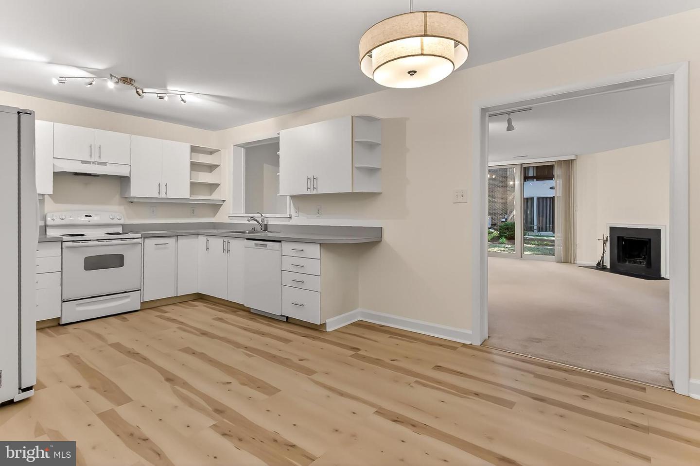 1681-A S HAYES ST #1, ARLINGTON, Virginia 22202, 3 Bedrooms Bedrooms, ,2 BathroomsBathrooms,Residential,For sale,1681-A S HAYES ST #1,VAAR2062526 MLS # VAAR2062526