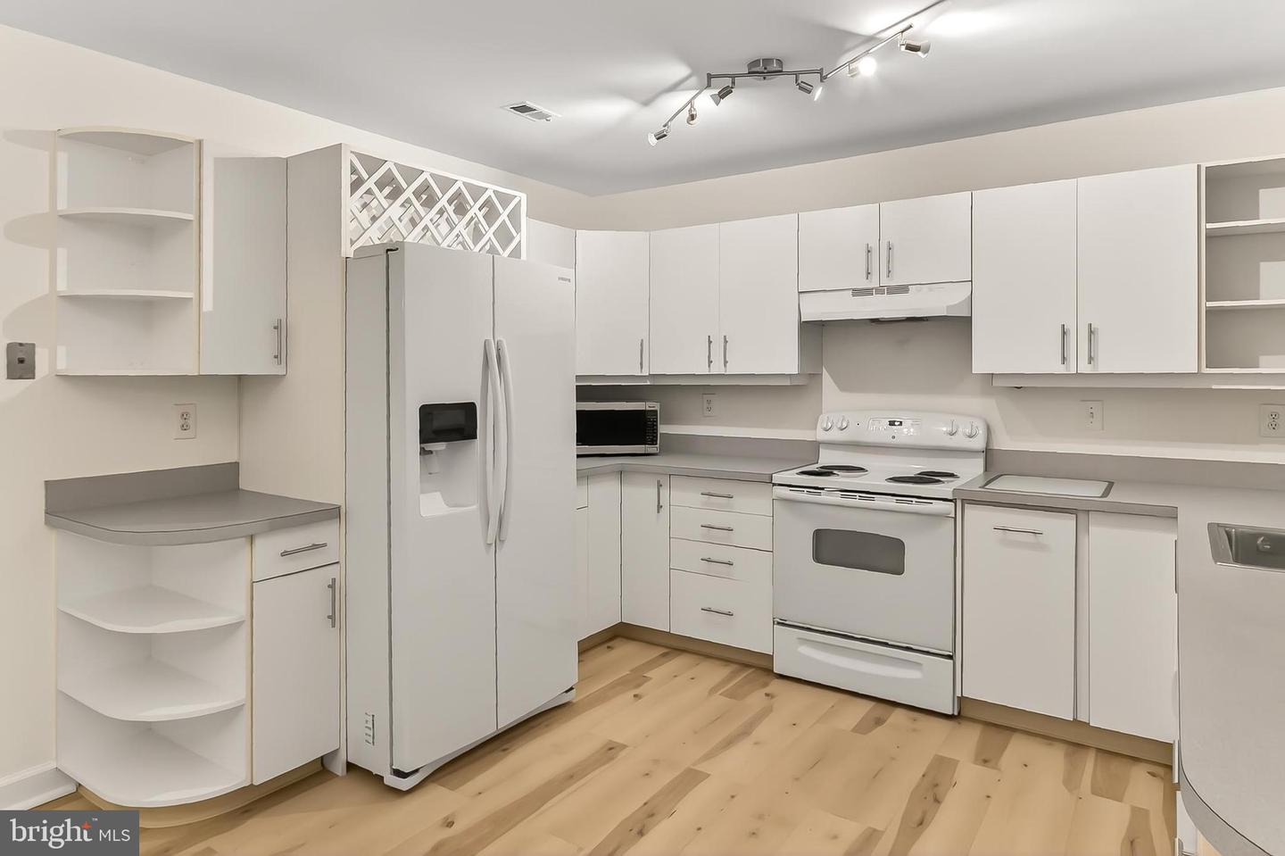 1681-A S HAYES ST #1, ARLINGTON, Virginia 22202, 3 Bedrooms Bedrooms, ,2 BathroomsBathrooms,Residential,For sale,1681-A S HAYES ST #1,VAAR2062526 MLS # VAAR2062526