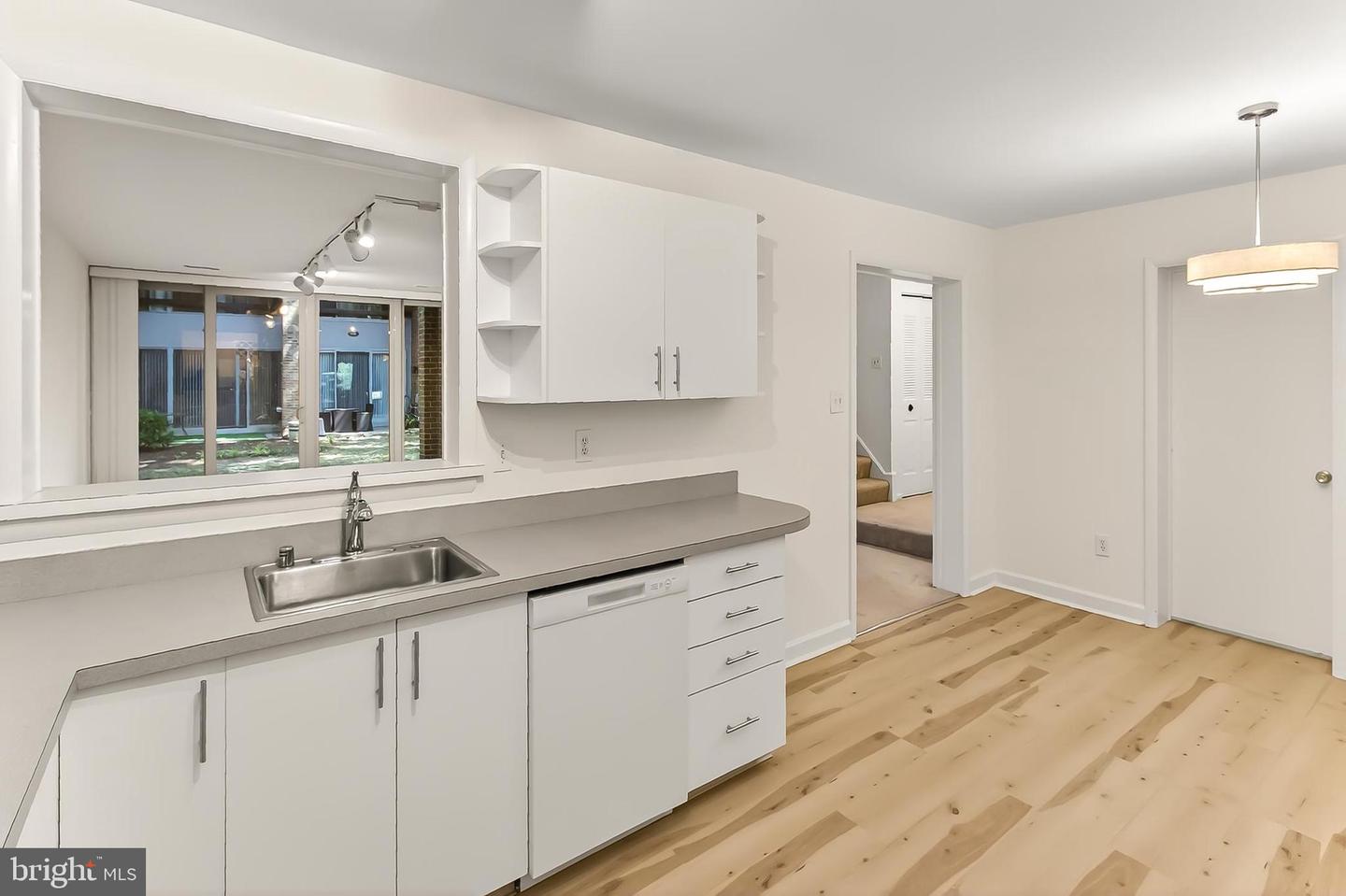 1681-A S HAYES ST #1, ARLINGTON, Virginia 22202, 3 Bedrooms Bedrooms, ,2 BathroomsBathrooms,Residential,For sale,1681-A S HAYES ST #1,VAAR2062526 MLS # VAAR2062526