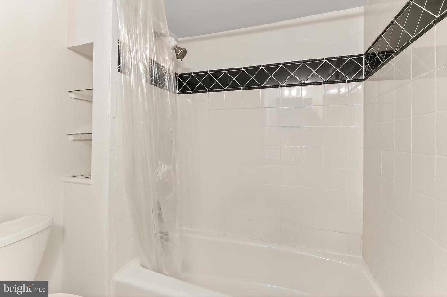 1681-A S HAYES ST #1, ARLINGTON, Virginia 22202, 3 Bedrooms Bedrooms, ,2 BathroomsBathrooms,Residential,For sale,1681-A S HAYES ST #1,VAAR2062526 MLS # VAAR2062526