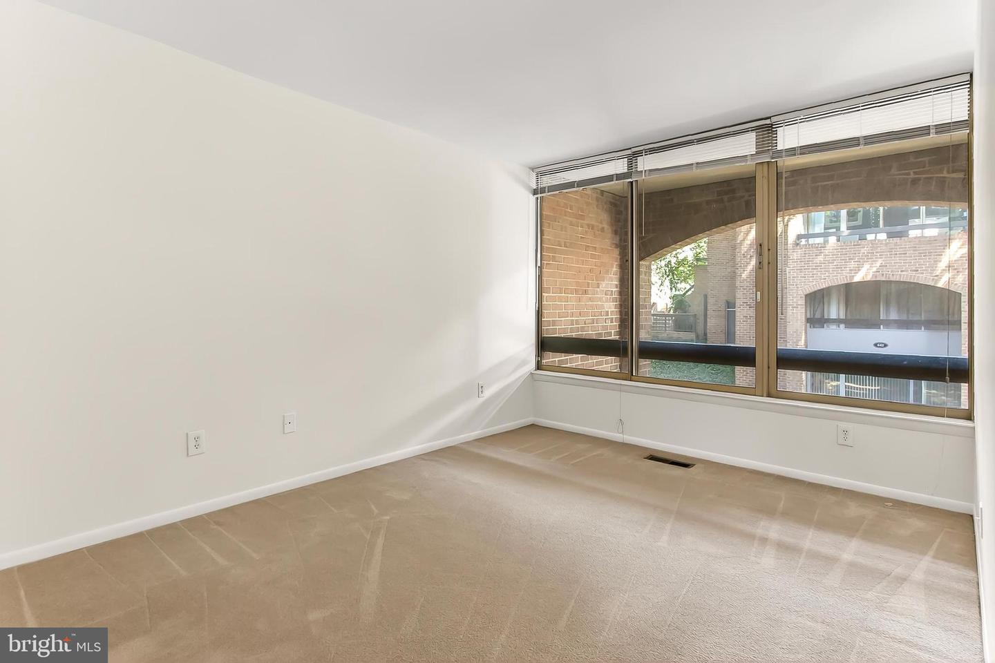 1681-A S HAYES ST #1, ARLINGTON, Virginia 22202, 3 Bedrooms Bedrooms, ,2 BathroomsBathrooms,Residential,For sale,1681-A S HAYES ST #1,VAAR2062526 MLS # VAAR2062526