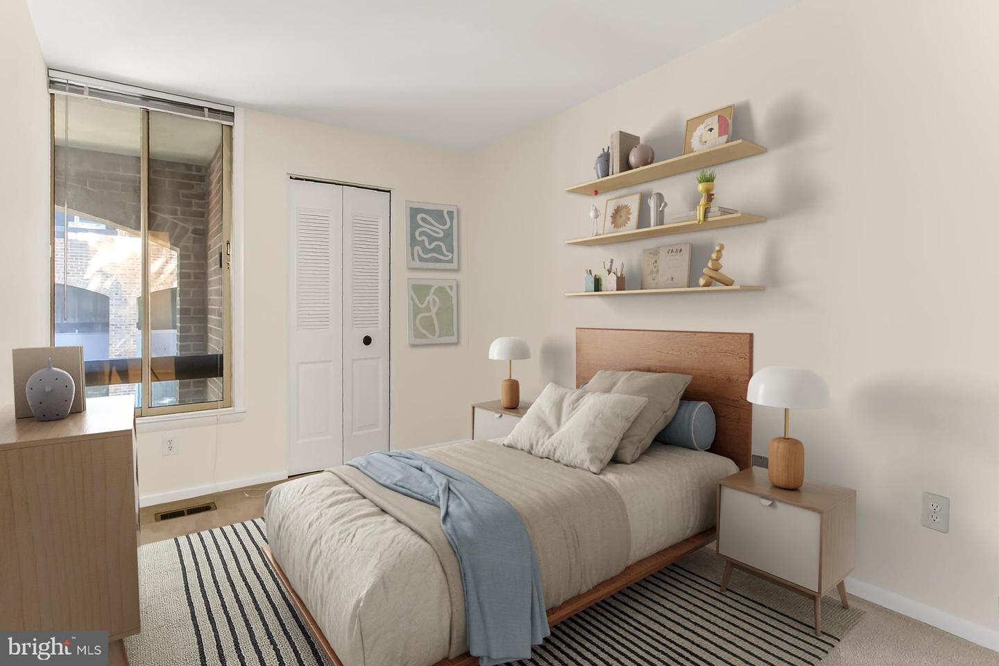 1681-A S HAYES ST #1, ARLINGTON, Virginia 22202, 3 Bedrooms Bedrooms, ,2 BathroomsBathrooms,Residential,For sale,1681-A S HAYES ST #1,VAAR2062526 MLS # VAAR2062526