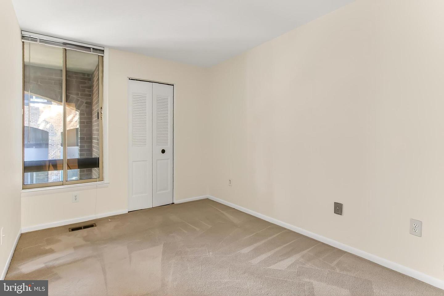 1681-A S HAYES ST #1, ARLINGTON, Virginia 22202, 3 Bedrooms Bedrooms, ,2 BathroomsBathrooms,Residential,For sale,1681-A S HAYES ST #1,VAAR2062526 MLS # VAAR2062526