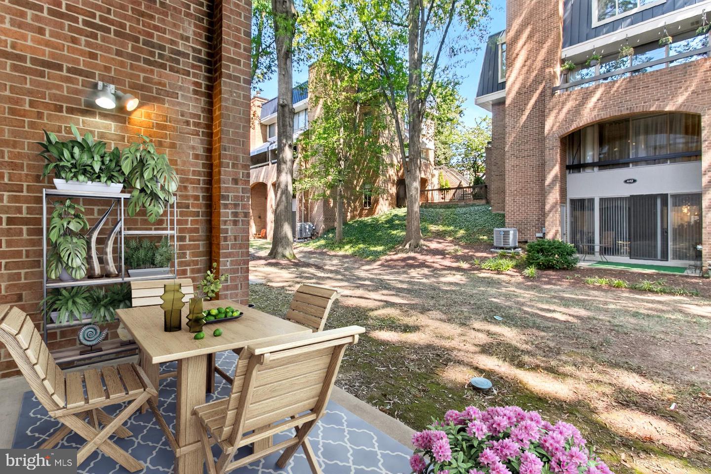 1681-A S HAYES ST #1, ARLINGTON, Virginia 22202, 3 Bedrooms Bedrooms, ,2 BathroomsBathrooms,Residential,For sale,1681-A S HAYES ST #1,VAAR2062526 MLS # VAAR2062526