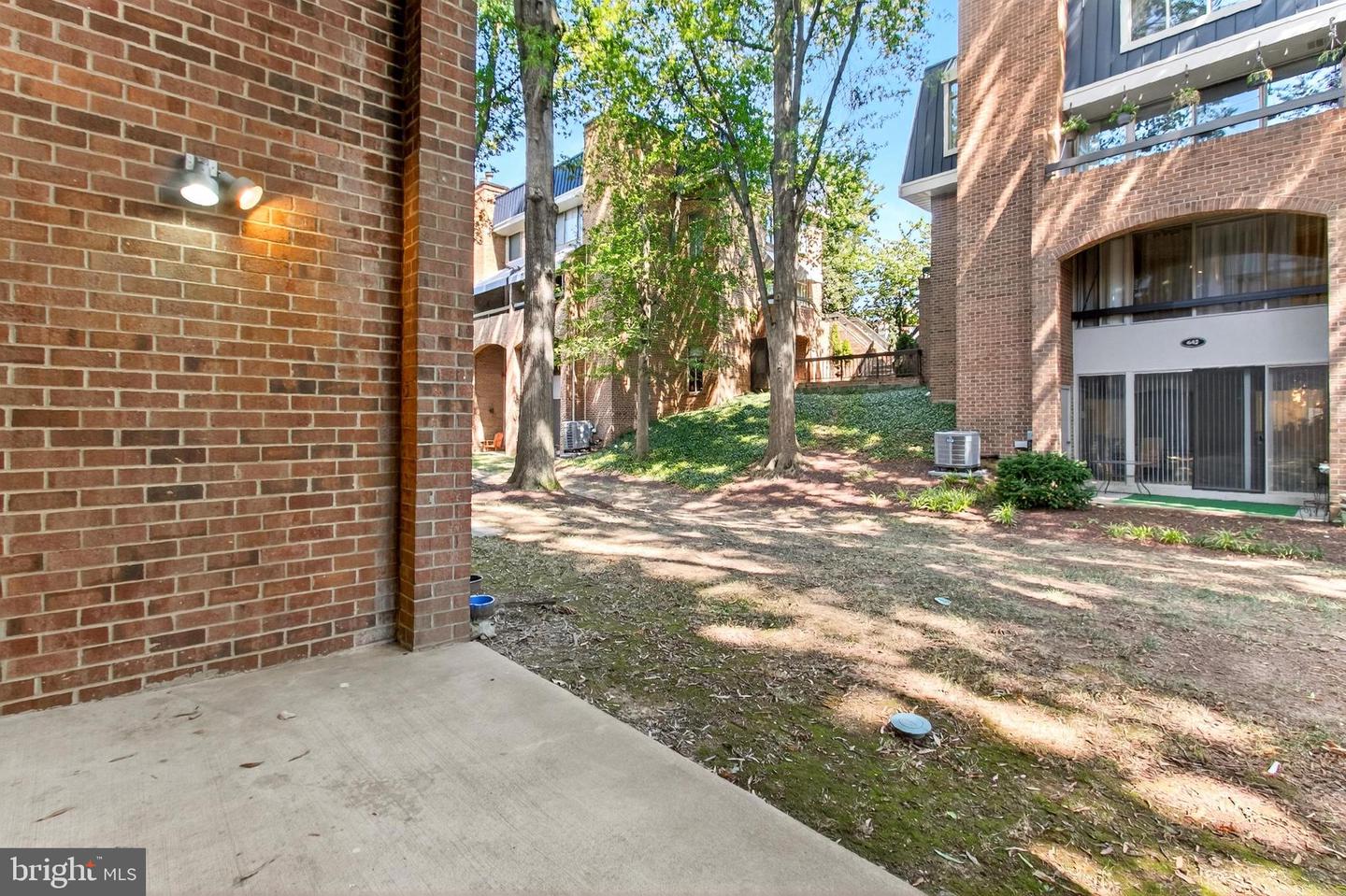 1681-A S HAYES ST #1, ARLINGTON, Virginia 22202, 3 Bedrooms Bedrooms, ,2 BathroomsBathrooms,Residential,For sale,1681-A S HAYES ST #1,VAAR2062526 MLS # VAAR2062526