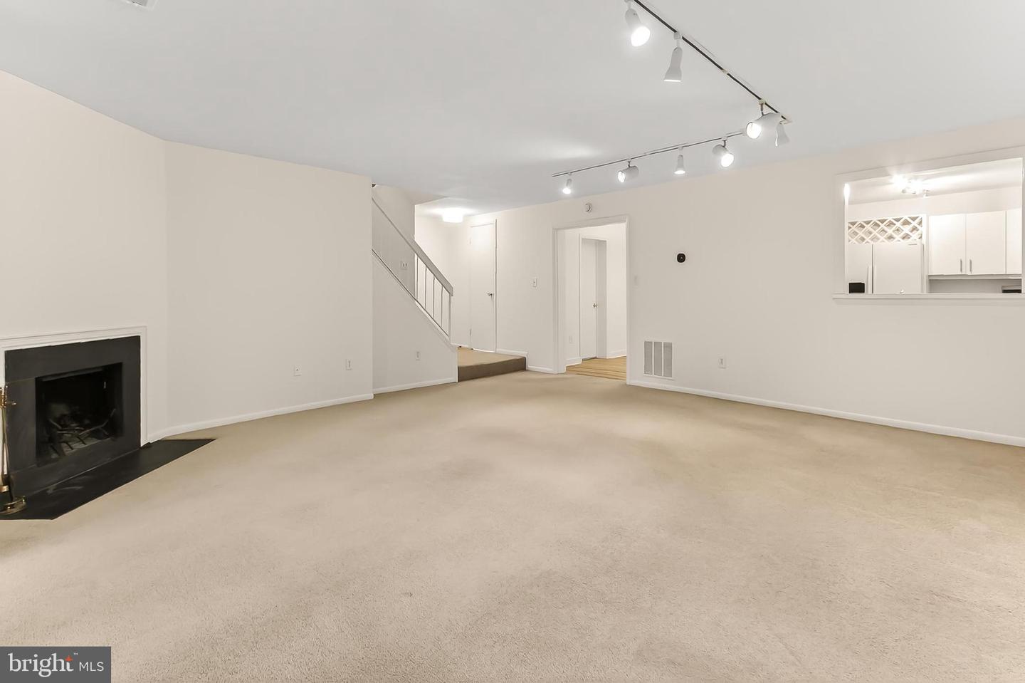 1681-A S HAYES ST #1, ARLINGTON, Virginia 22202, 3 Bedrooms Bedrooms, ,2 BathroomsBathrooms,Residential,For sale,1681-A S HAYES ST #1,VAAR2062526 MLS # VAAR2062526