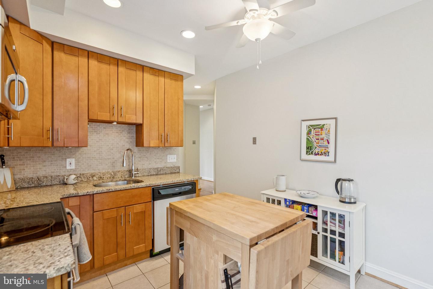 1633 NEWTON ST NW #3, WASHINGTON, District Of Columbia 20010, 2 Bedrooms Bedrooms, ,1 BathroomBathrooms,Residential,For sale,1633 NEWTON ST NW #3,DCDC2216200 MLS # DCDC2216200