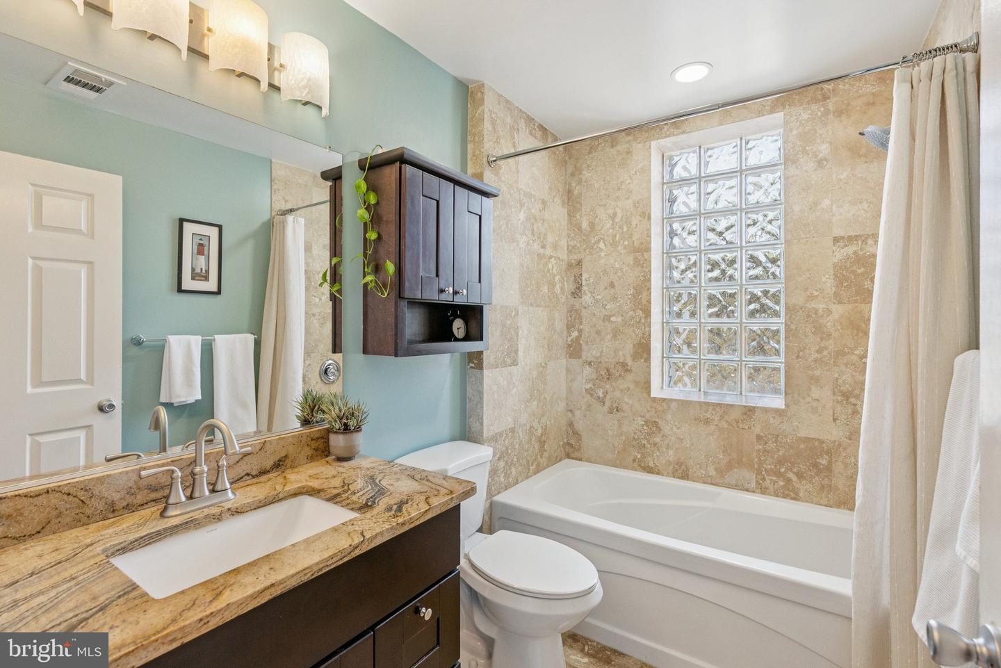 1633 NEWTON ST NW #3, WASHINGTON, District Of Columbia 20010, 2 Bedrooms Bedrooms, ,1 BathroomBathrooms,Residential,For sale,1633 NEWTON ST NW #3,DCDC2216200 MLS # DCDC2216200