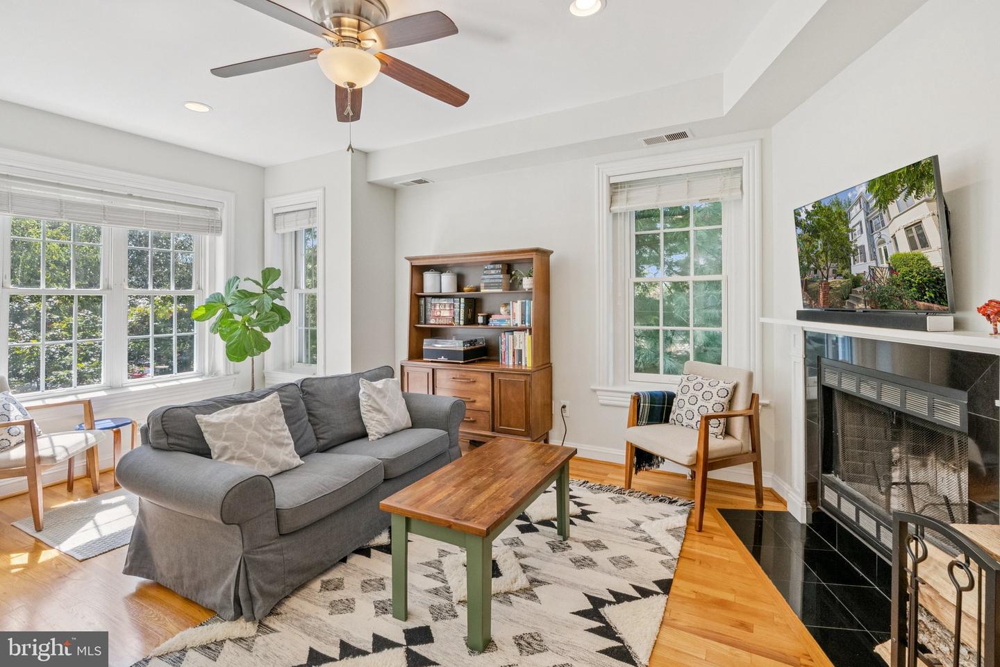 1633 NEWTON ST NW #3, WASHINGTON, District Of Columbia 20010, 2 Bedrooms Bedrooms, ,1 BathroomBathrooms,Residential,For sale,1633 NEWTON ST NW #3,DCDC2216200 MLS # DCDC2216200