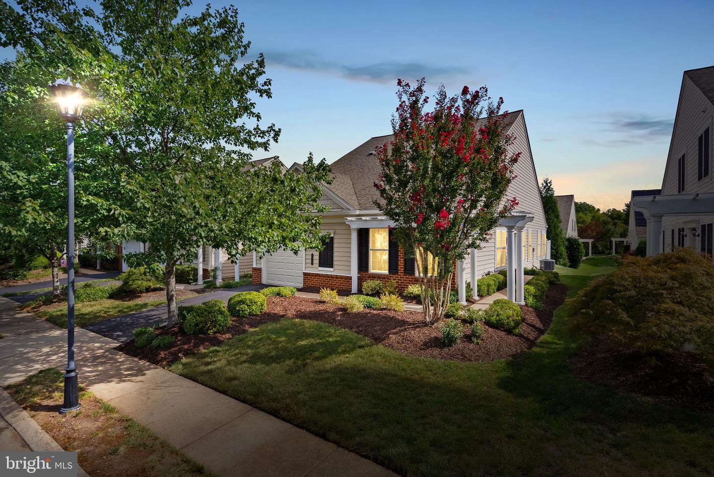 44444 OAKMONT MANOR SQ, ASHBURN, Virginia 20147, 2 Bedrooms Bedrooms, ,2 BathroomsBathrooms,Residential,For sale,44444 OAKMONT MANOR SQ,VALO2105050 MLS # VALO2105050