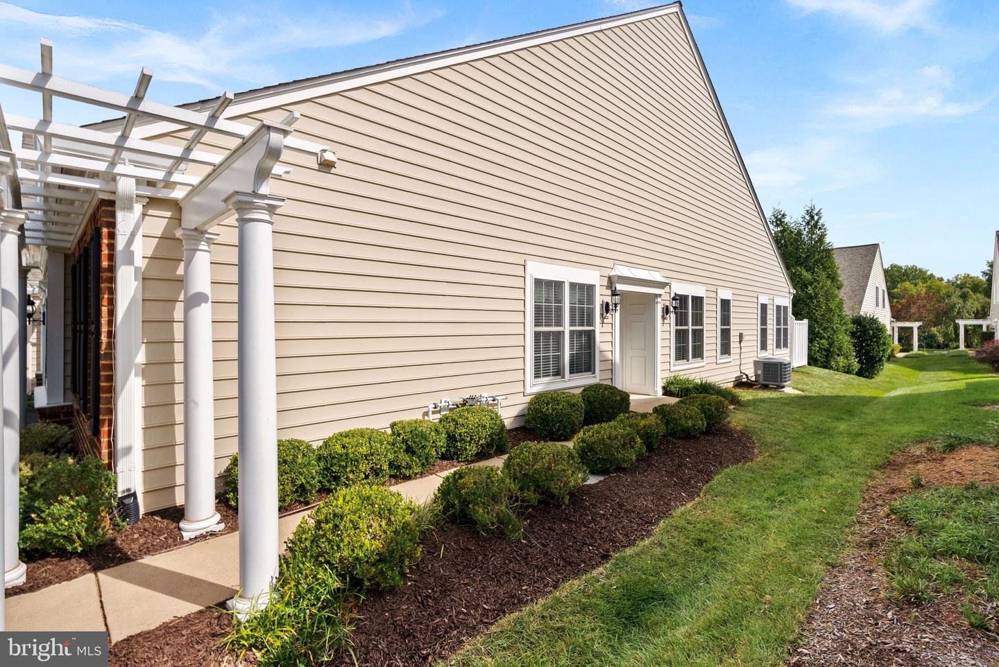 44444 OAKMONT MANOR SQ, ASHBURN, Virginia 20147, 2 Bedrooms Bedrooms, ,2 BathroomsBathrooms,Residential,For sale,44444 OAKMONT MANOR SQ,VALO2105050 MLS # VALO2105050
