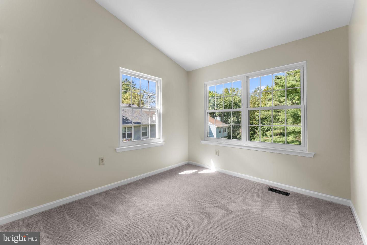 5128 SPRING BRANCH BLVD, DUMFRIES, Virginia 22025, 3 Bedrooms Bedrooms, 10 Rooms Rooms,2 BathroomsBathrooms,Residential,For sale,5128 SPRING BRANCH BLVD,VAPW2102164 MLS # VAPW2102164