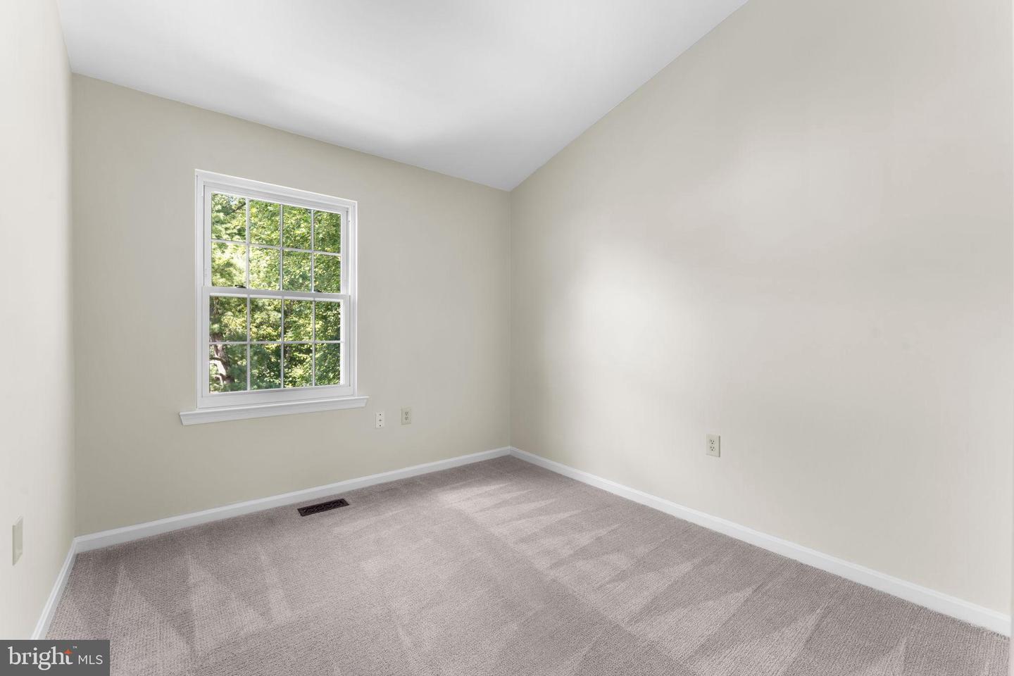 5128 SPRING BRANCH BLVD, DUMFRIES, Virginia 22025, 3 Bedrooms Bedrooms, 10 Rooms Rooms,2 BathroomsBathrooms,Residential,For sale,5128 SPRING BRANCH BLVD,VAPW2102164 MLS # VAPW2102164