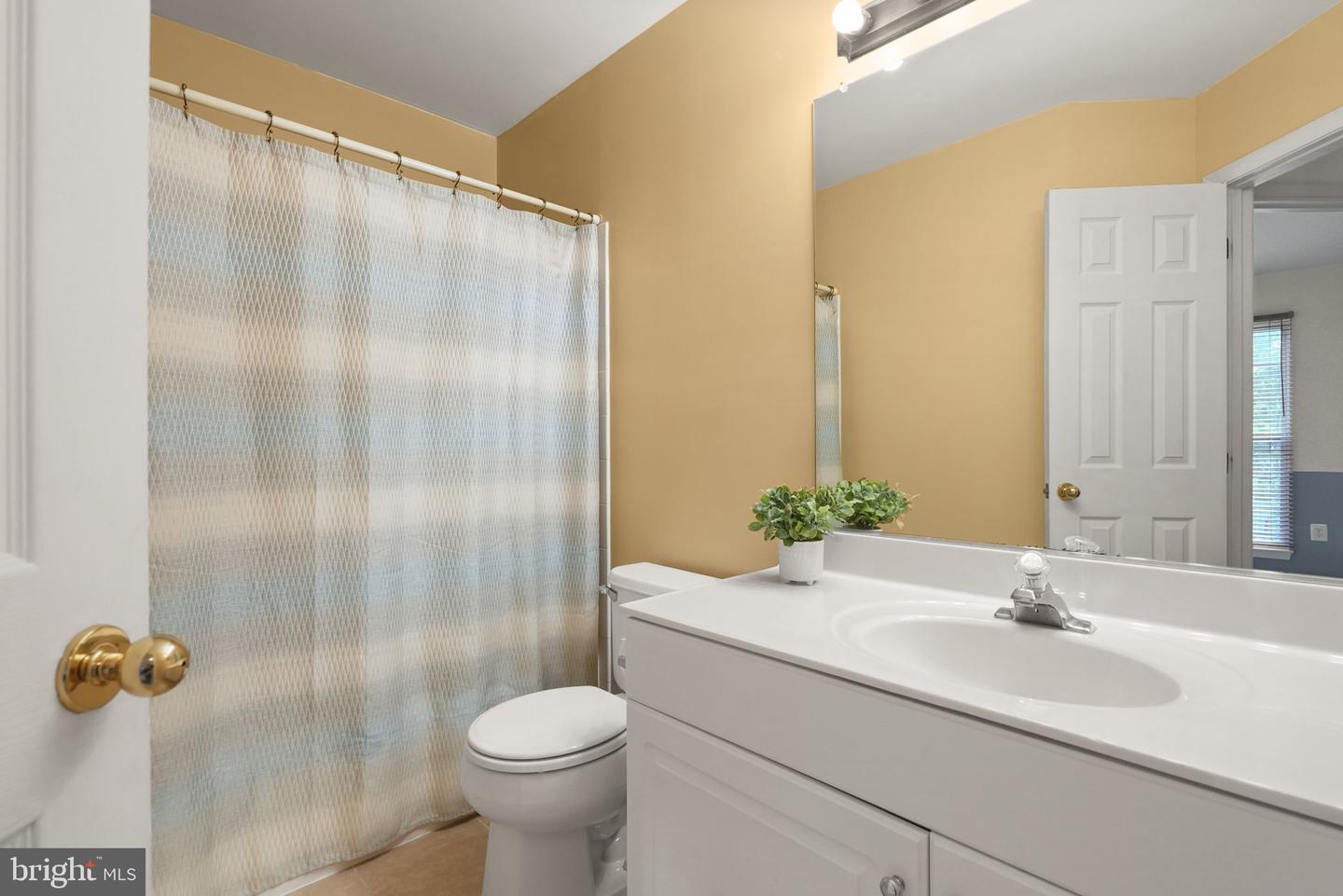 8793 PARTRIDGE RUN WAY, BRISTOW, Virginia 20136, 5 Bedrooms Bedrooms, ,3 BathroomsBathrooms,Residential,For sale,8793 PARTRIDGE RUN WAY,VAPW2102182 MLS # VAPW2102182