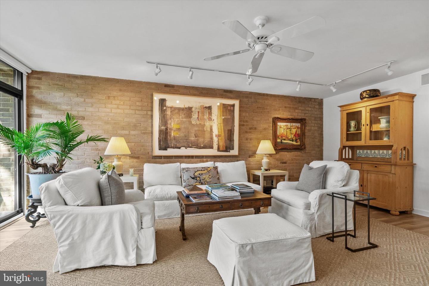 407 N ST SW #4, WASHINGTON, District Of Columbia 20024, 4 Bedrooms Bedrooms, ,3 BathroomsBathrooms,Residential,For sale,407 N ST SW #4,DCDC2216540 MLS # DCDC2216540