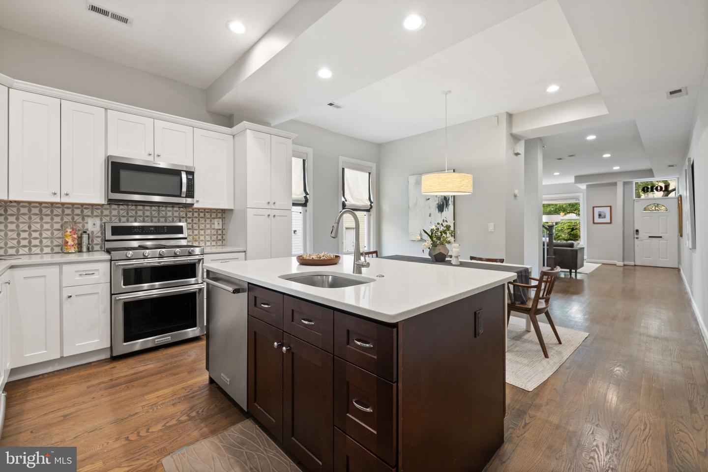 1019 10TH ST NE, WASHINGTON, District Of Columbia 20002, 4 Bedrooms Bedrooms, ,3 BathroomsBathrooms,Residential,For sale,1019 10TH ST NE,DCDC2216608 MLS # DCDC2216608