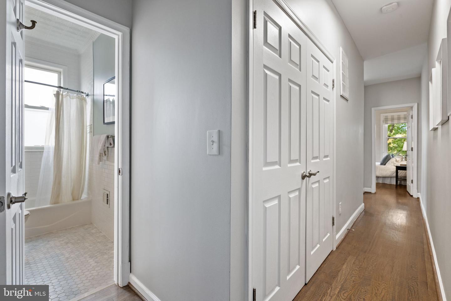 1019 10TH ST NE, WASHINGTON, District Of Columbia 20002, 4 Bedrooms Bedrooms, ,3 BathroomsBathrooms,Residential,For sale,1019 10TH ST NE,DCDC2216608 MLS # DCDC2216608