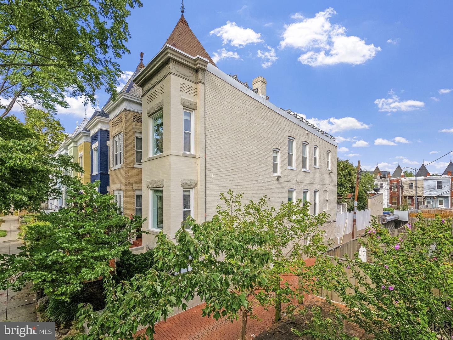 1019 10TH ST NE, WASHINGTON, District Of Columbia 20002, 4 Bedrooms Bedrooms, ,3 BathroomsBathrooms,Residential,For sale,1019 10TH ST NE,DCDC2216608 MLS # DCDC2216608