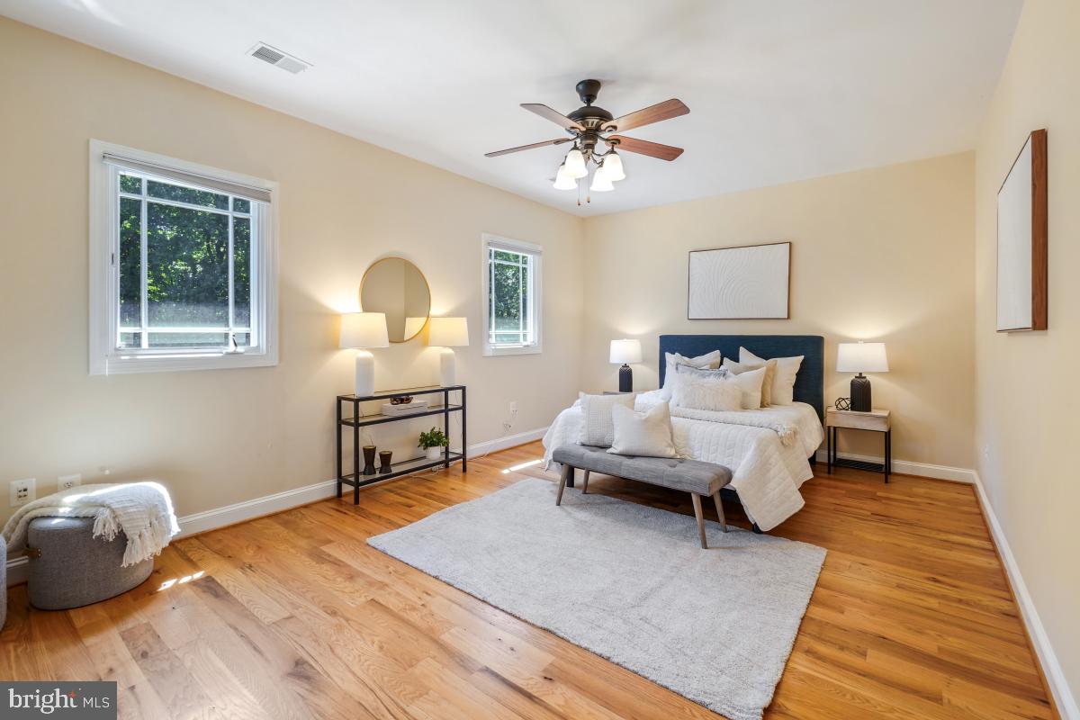 217 TALAHI RD SE, VIENNA, Virginia 22180, 4 Bedrooms Bedrooms, ,4 BathroomsBathrooms,Residential,For sale,217 TALAHI RD SE,VAFX2263720 MLS # VAFX2263720