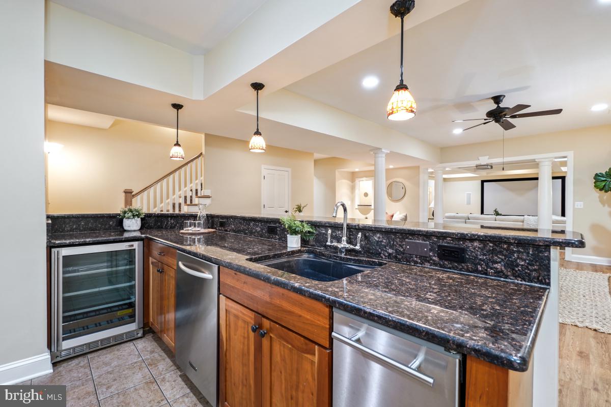 217 TALAHI RD SE, VIENNA, Virginia 22180, 4 Bedrooms Bedrooms, ,4 BathroomsBathrooms,Residential,For sale,217 TALAHI RD SE,VAFX2263720 MLS # VAFX2263720