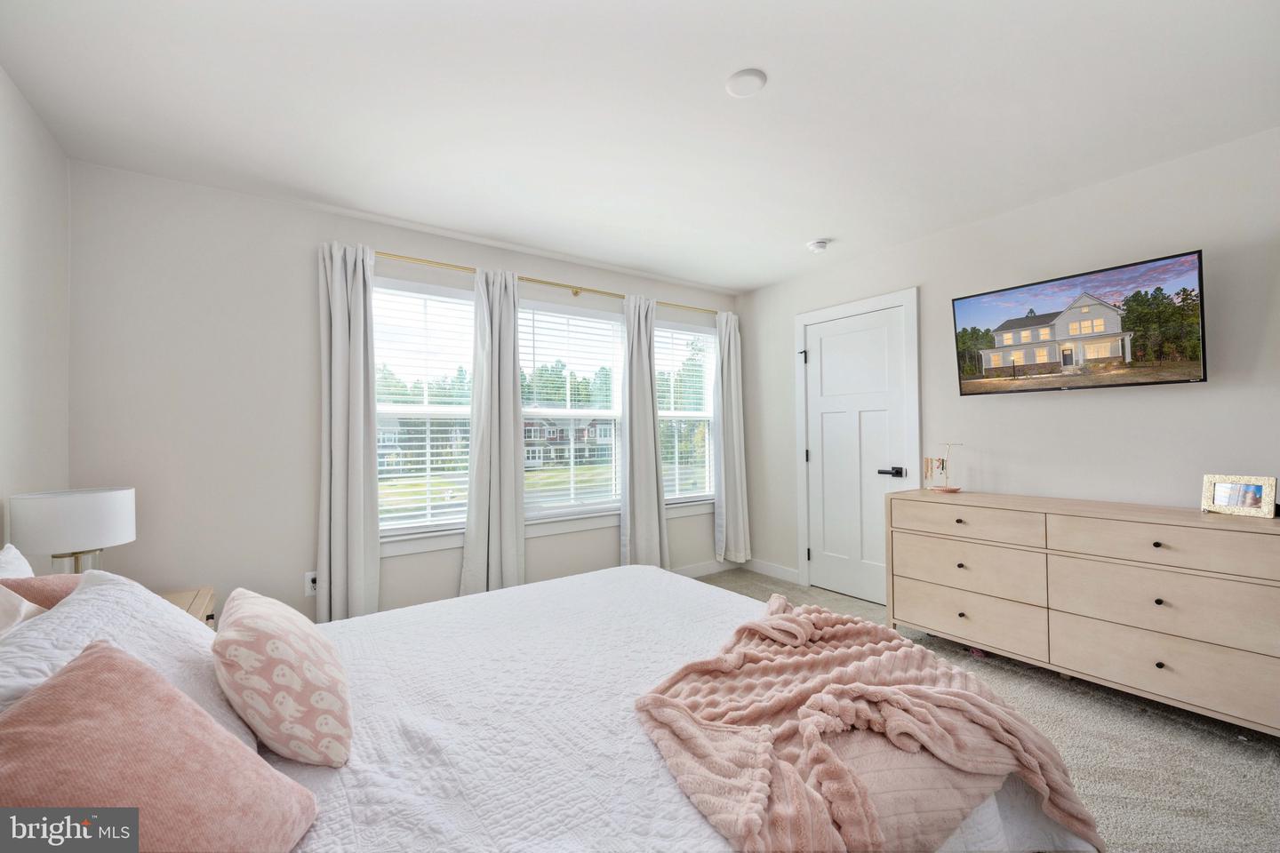 11405 FROSTY KNOLLS CT, SPOTSYLVANIA, Virginia 22551, 4 Bedrooms Bedrooms, ,3 BathroomsBathrooms,Residential,For sale,11405 FROSTY KNOLLS CT,VASP2035864 MLS # VASP2035864