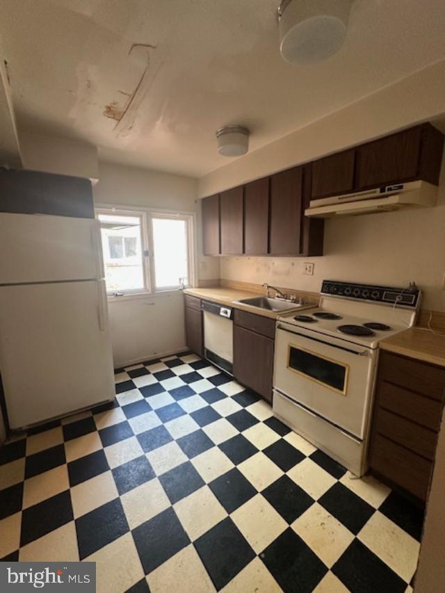 1527 N COLONIAL TER #B, ARLINGTON, Virginia 22209, 2 Bedrooms Bedrooms, ,2 BathroomsBathrooms,Residential,For sale,1527 N COLONIAL TER #B,VAAR2062920 MLS # VAAR2062920