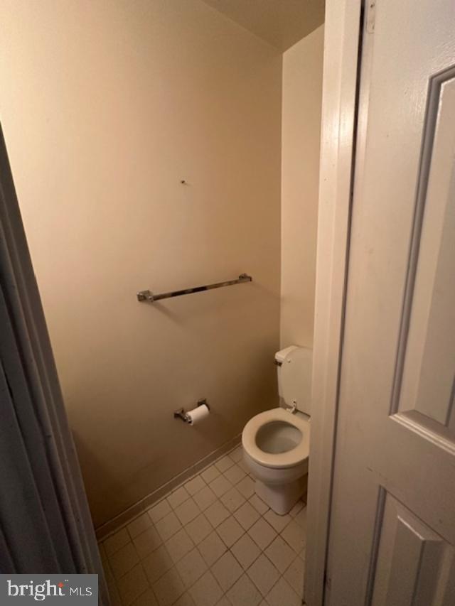 1527 N COLONIAL TER #B, ARLINGTON, Virginia 22209, 2 Bedrooms Bedrooms, ,2 BathroomsBathrooms,Residential,For sale,1527 N COLONIAL TER #B,VAAR2062920 MLS # VAAR2062920