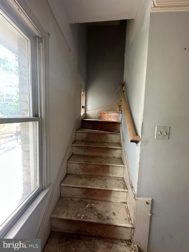 1527 N COLONIAL TER #B, ARLINGTON, Virginia 22209, 2 Bedrooms Bedrooms, ,2 BathroomsBathrooms,Residential,For sale,1527 N COLONIAL TER #B,VAAR2062920 MLS # VAAR2062920