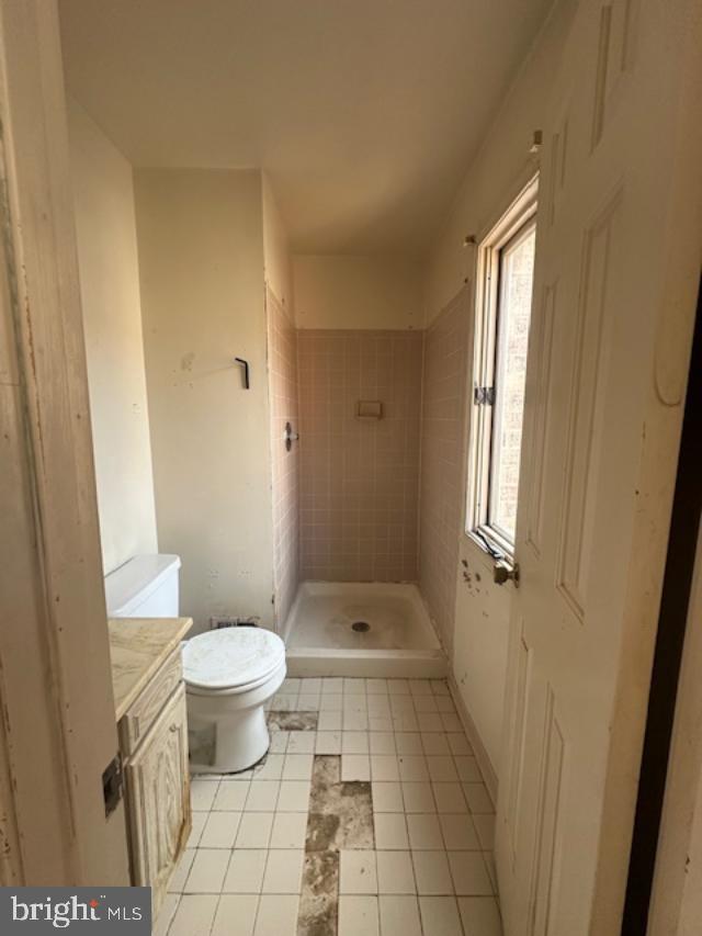1527 N COLONIAL TER #B, ARLINGTON, Virginia 22209, 2 Bedrooms Bedrooms, ,2 BathroomsBathrooms,Residential,For sale,1527 N COLONIAL TER #B,VAAR2062920 MLS # VAAR2062920