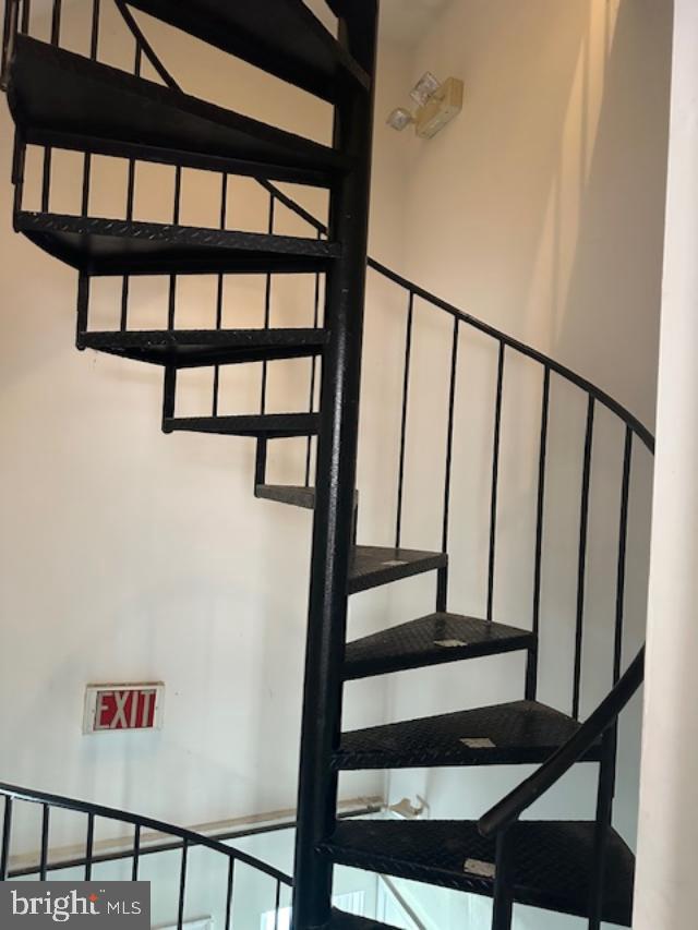 1527 N COLONIAL TER #B, ARLINGTON, Virginia 22209, 2 Bedrooms Bedrooms, ,2 BathroomsBathrooms,Residential,For sale,1527 N COLONIAL TER #B,VAAR2062920 MLS # VAAR2062920