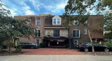 1527 N COLONIAL TER #B, ARLINGTON, Virginia 22209, 2 Bedrooms Bedrooms, ,2 BathroomsBathrooms,Residential,For sale,1527 N COLONIAL TER #B,VAAR2062920 MLS # VAAR2062920