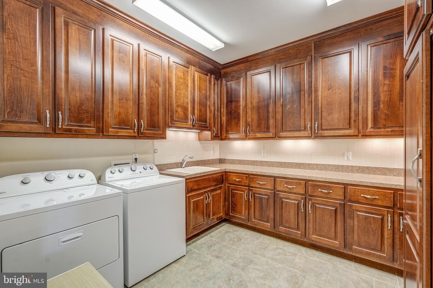 816 FOUNDERS GRANT, MIDLOTHIAN, Virginia 23113, 4 Bedrooms Bedrooms, 12 Rooms Rooms,3 BathroomsBathrooms,Residential,For sale,816 FOUNDERS GRANT,VAPN2000098 MLS # VAPN2000098