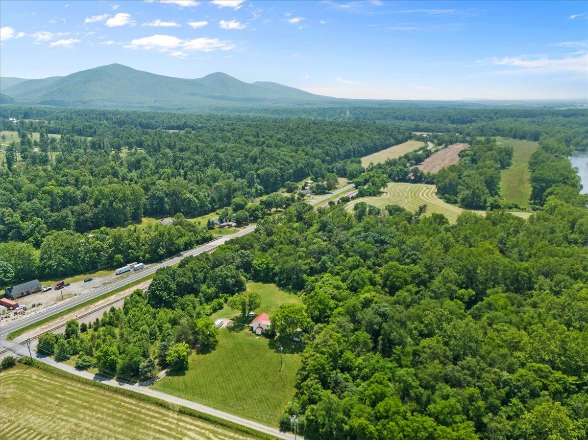 6772 SOUTH EAST SIDE HWY, ELKTON, Virginia 22827, 3 Bedrooms Bedrooms, ,2 BathroomsBathrooms,Residential,6772 SOUTH EAST SIDE HWY,661080 MLS # 661080