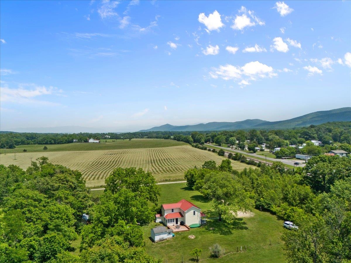 6772 SOUTH EAST SIDE HWY, ELKTON, Virginia 22827, 3 Bedrooms Bedrooms, ,2 BathroomsBathrooms,Residential,6772 SOUTH EAST SIDE HWY,661080 MLS # 661080